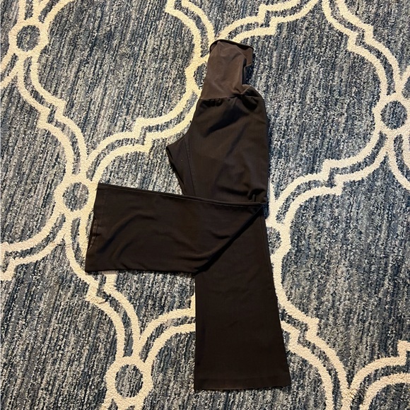 Perfectly broken in brown maternity pants with a ghost tag 💁🏻♀️ - Picture 1 of 4